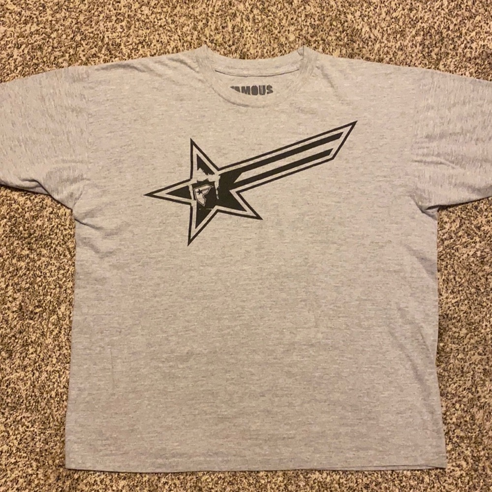 Famous XL T-shirt